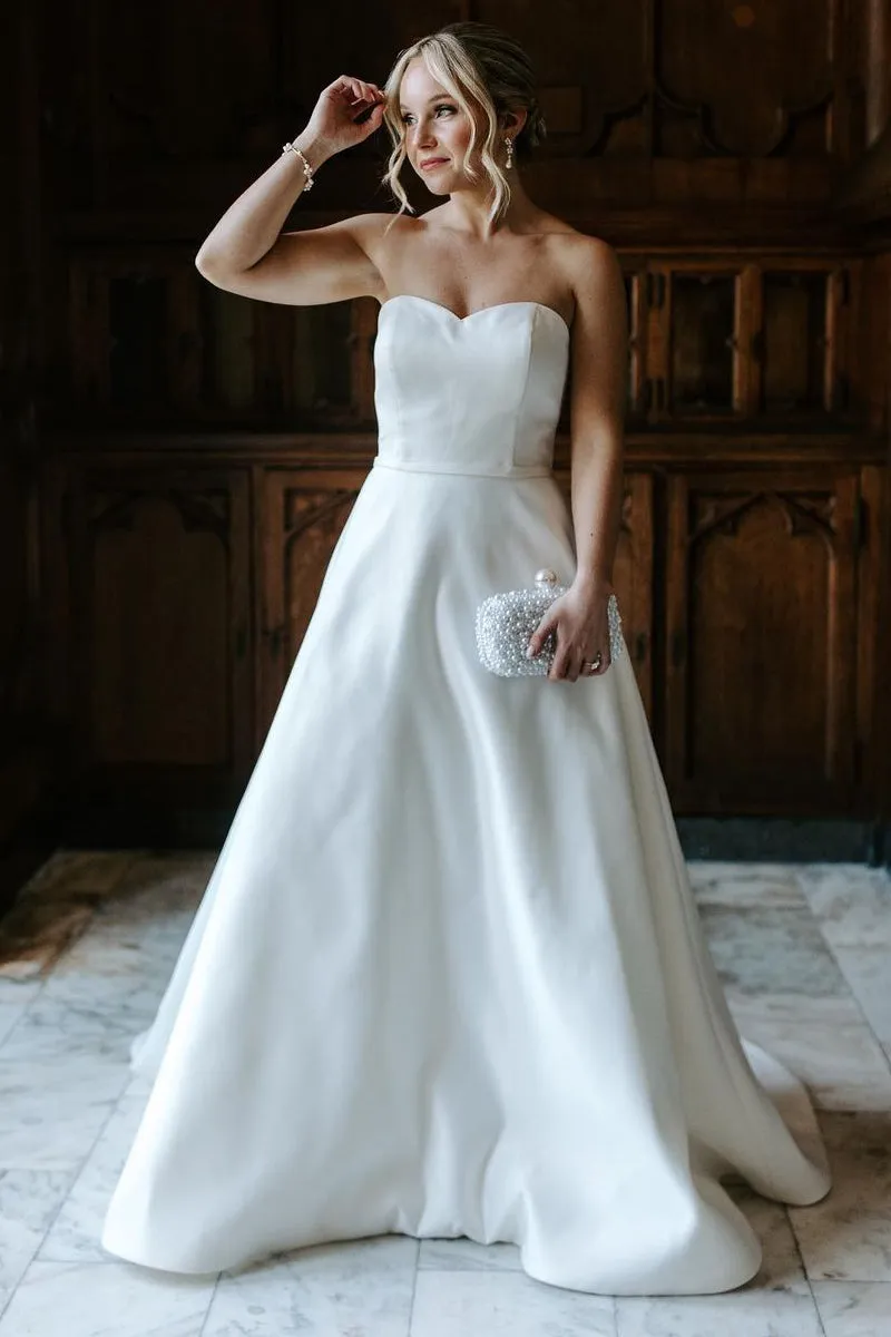 A-Line Sweetheart White Satin Wedding Dresses